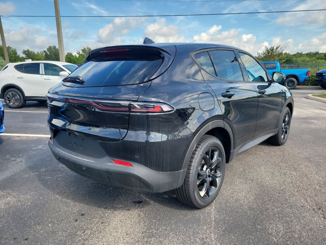 Vehicle image 6 of 21