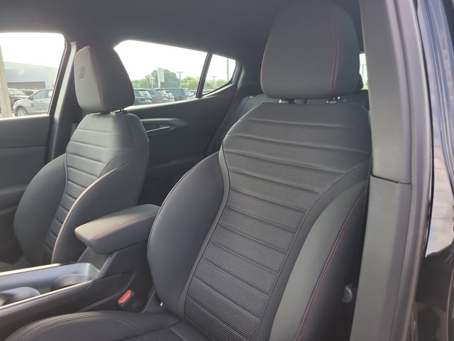 Vehicle image 11 of 21