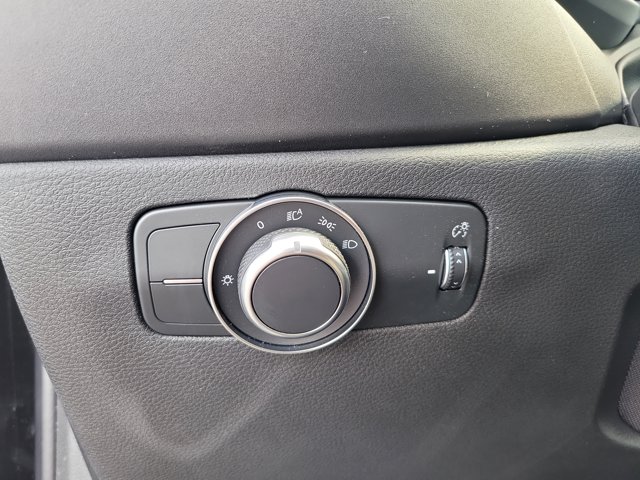 Vehicle image 20 of 21