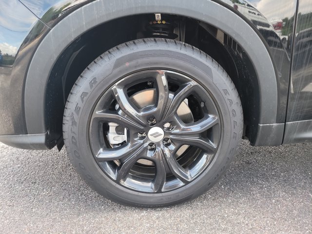 Vehicle image 10 of 21