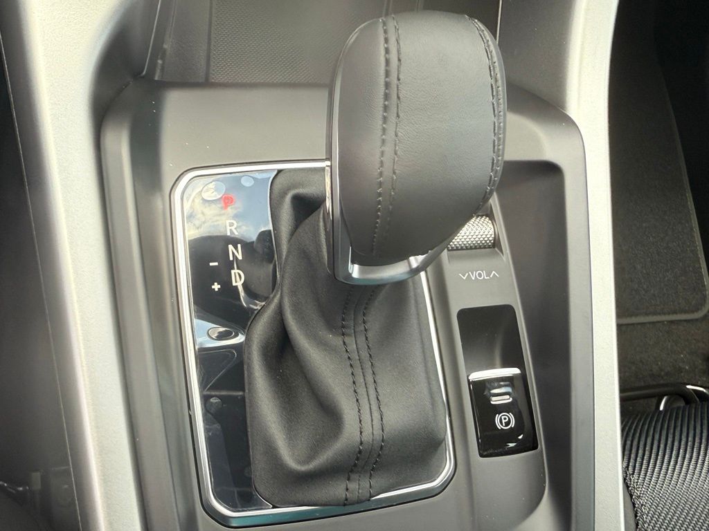 2025 Dodge Hornet GT Image 18 of 34