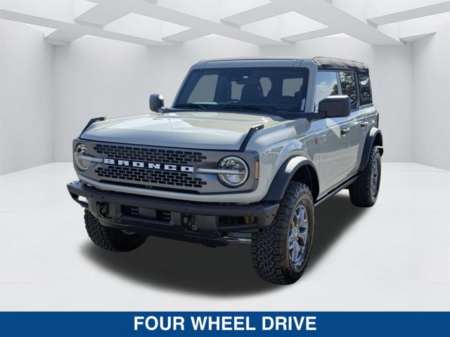 2025 Ford Bronco Badlands Image 1 of 33
