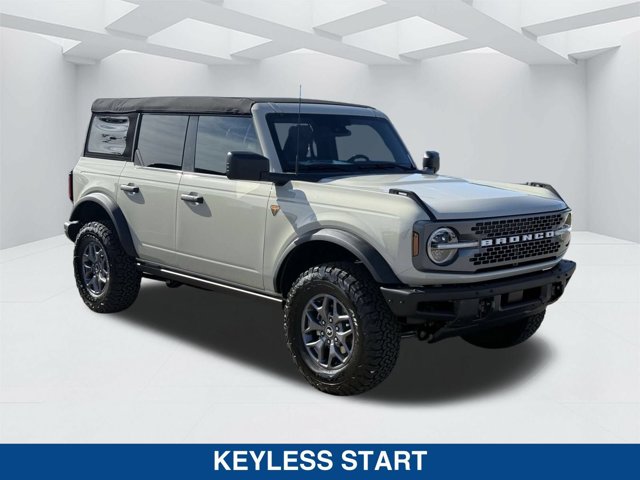 2025 Ford Bronco Badlands Image 3 of 33