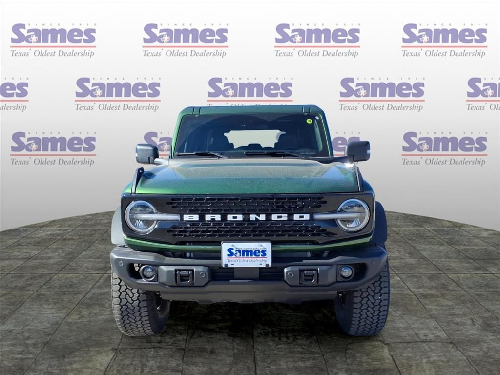 2025 Ford Bronco Badlands Image 2 of 17