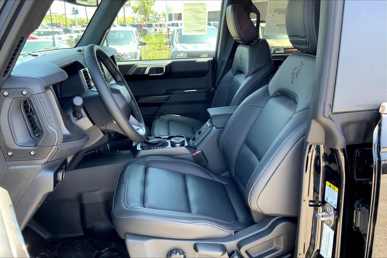 Vehicle image 10 of 17