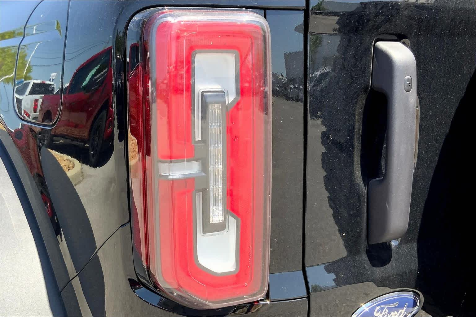 Vehicle image 14 of 17