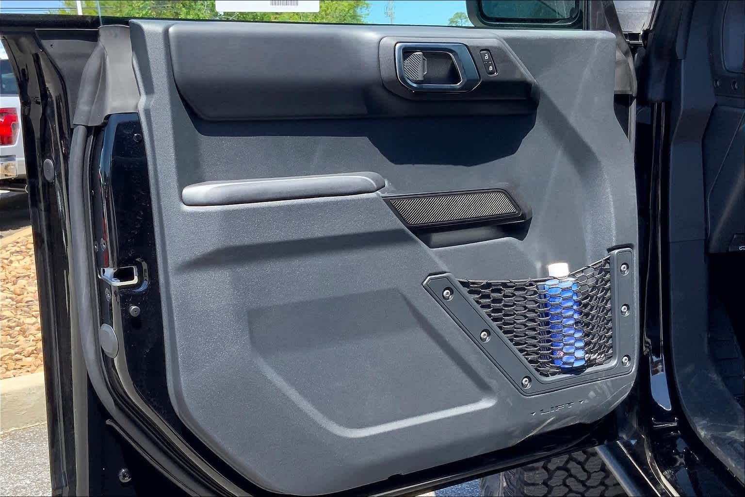 Vehicle image 11 of 17