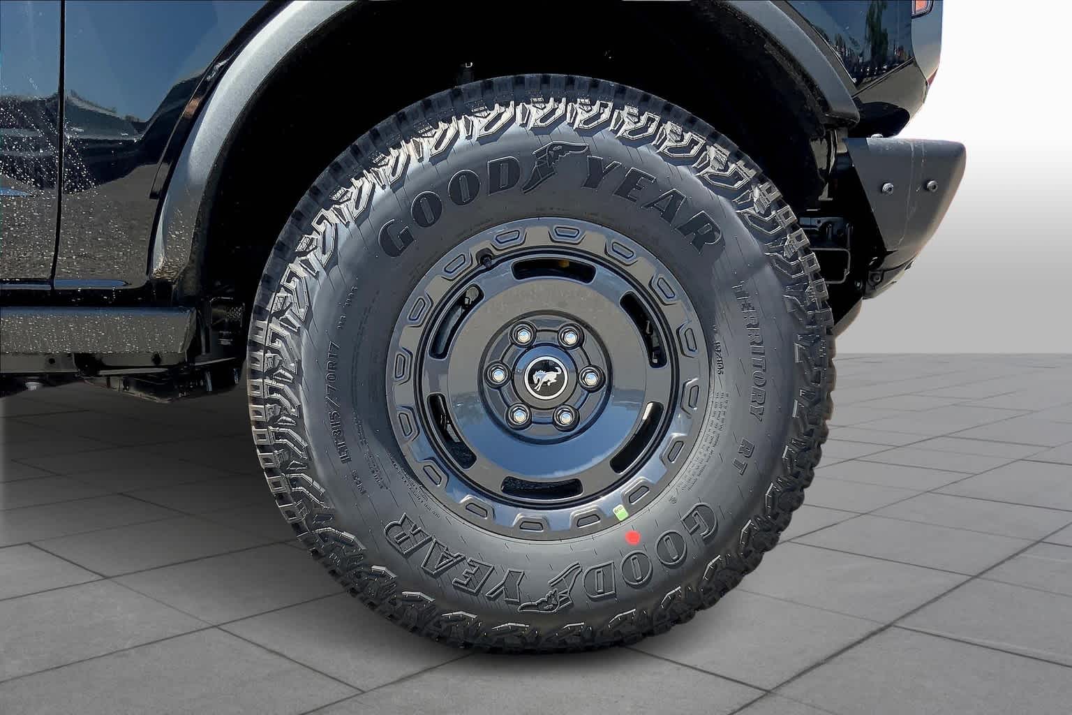 Vehicle image 12 of 17