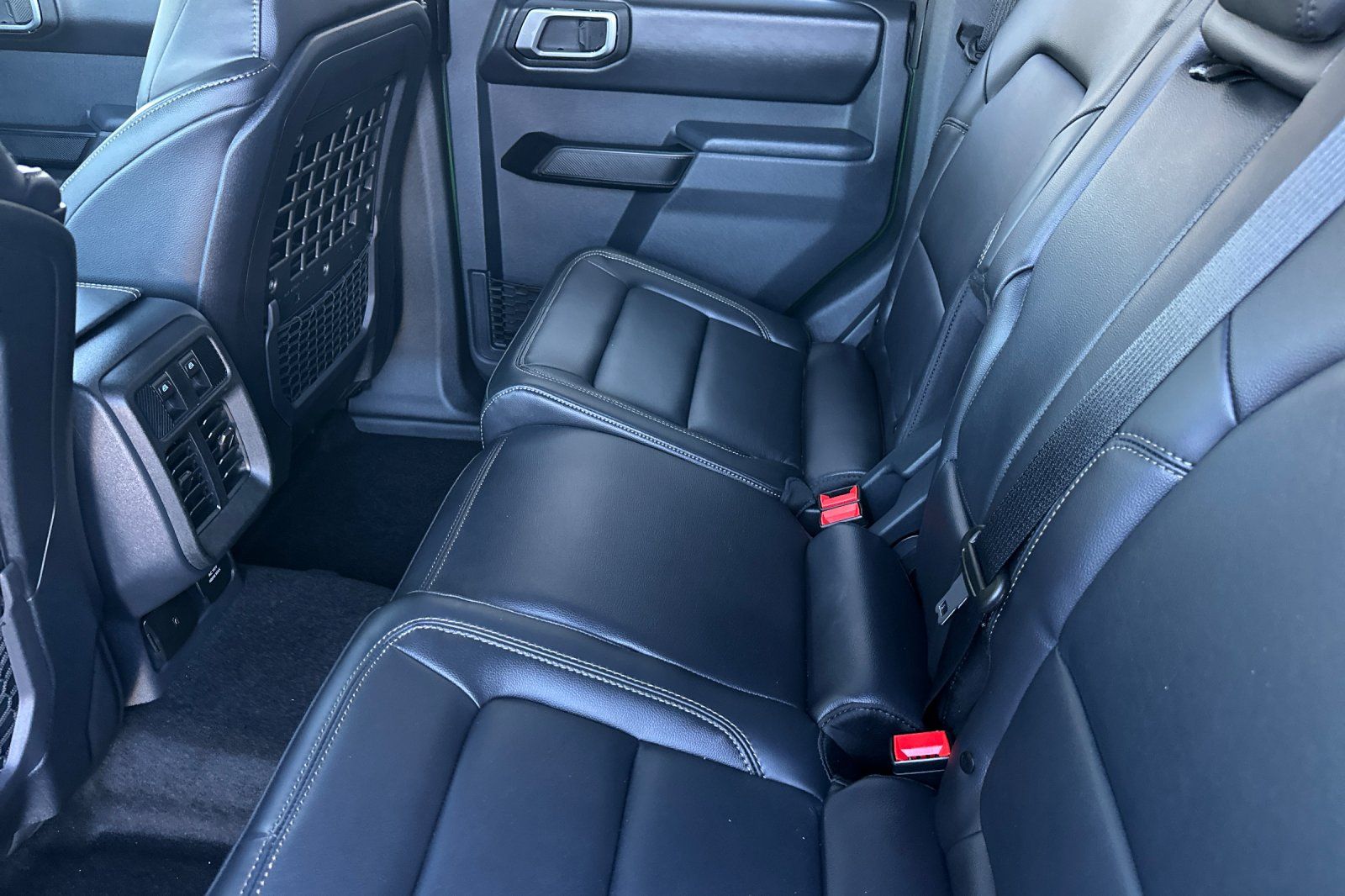 2025 Ford Bronco Badlands Image 11 of 29