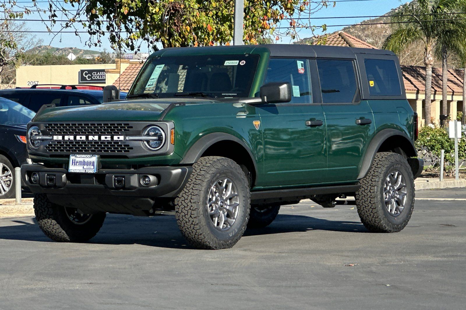 2025 Ford Bronco Badlands Image 1 of 29