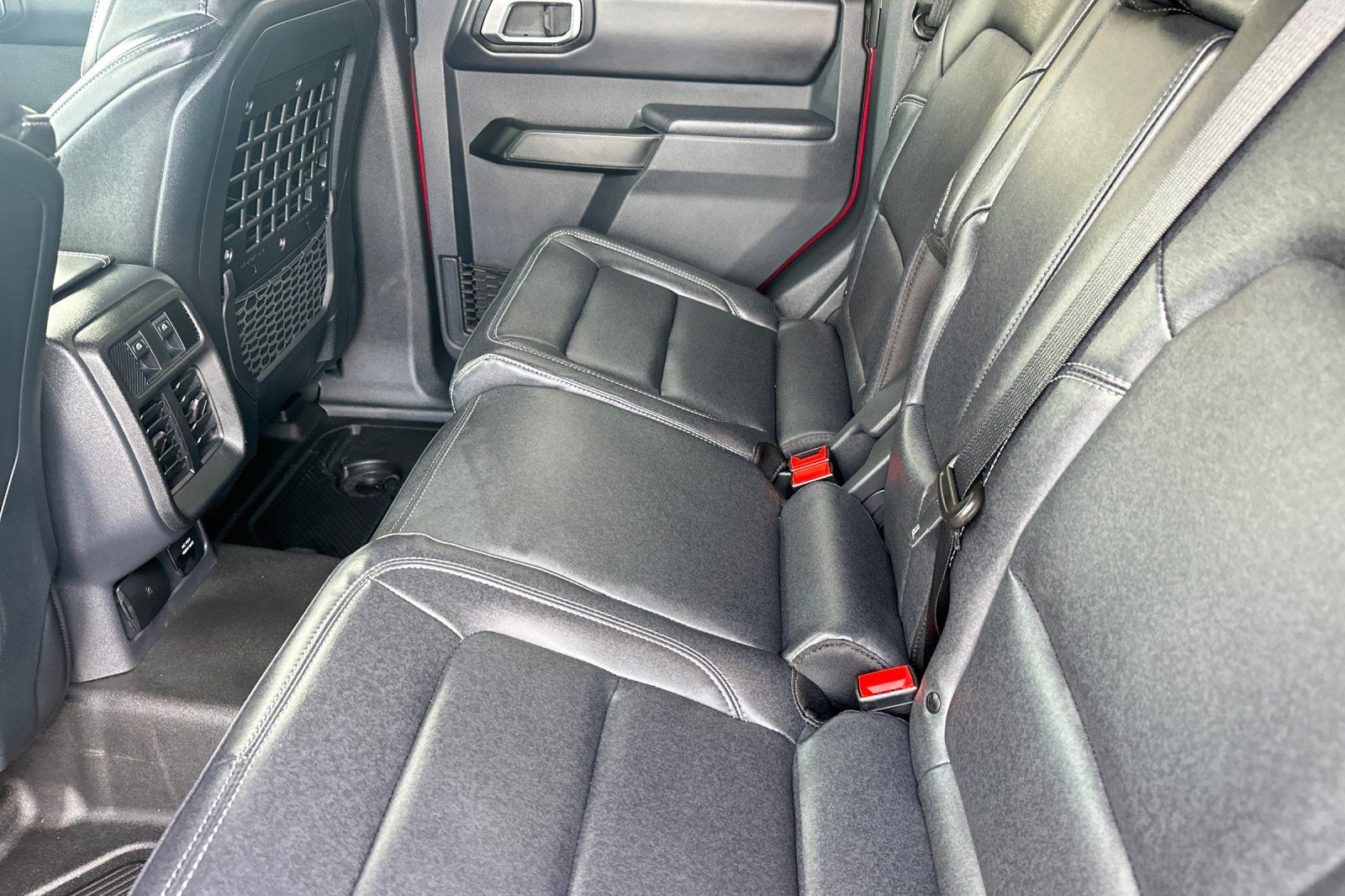 2025 Ford Bronco Badlands Image 12 of 29