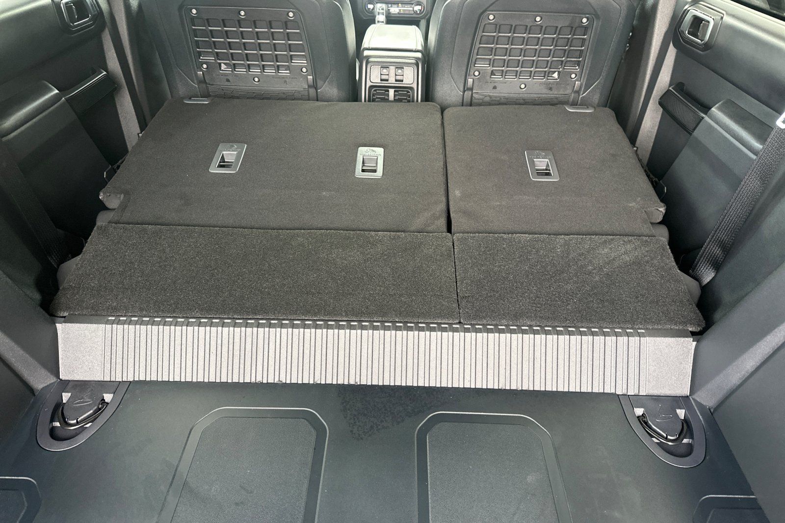 2025 Ford Bronco Badlands Image 11 of 29