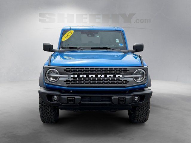 2025 Ford Bronco Badlands Image 2 of 43