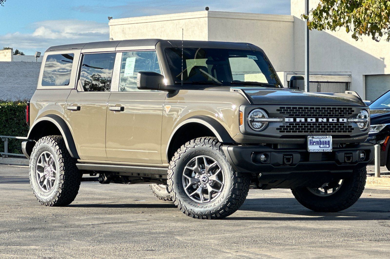 2025 Ford Bronco Badlands Image 3 of 29