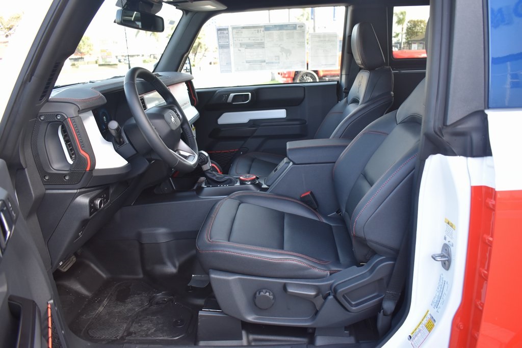 Vehicle image 25 of 35