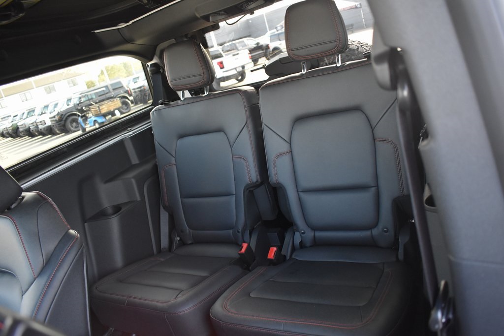 Vehicle image 21 of 35