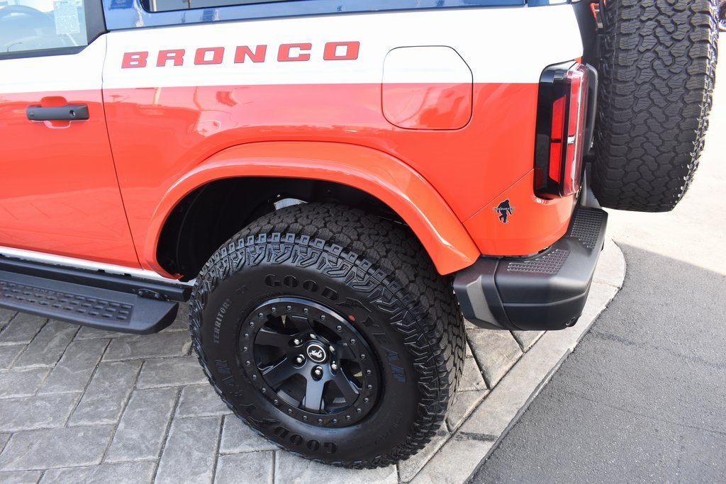 Vehicle image 13 of 35