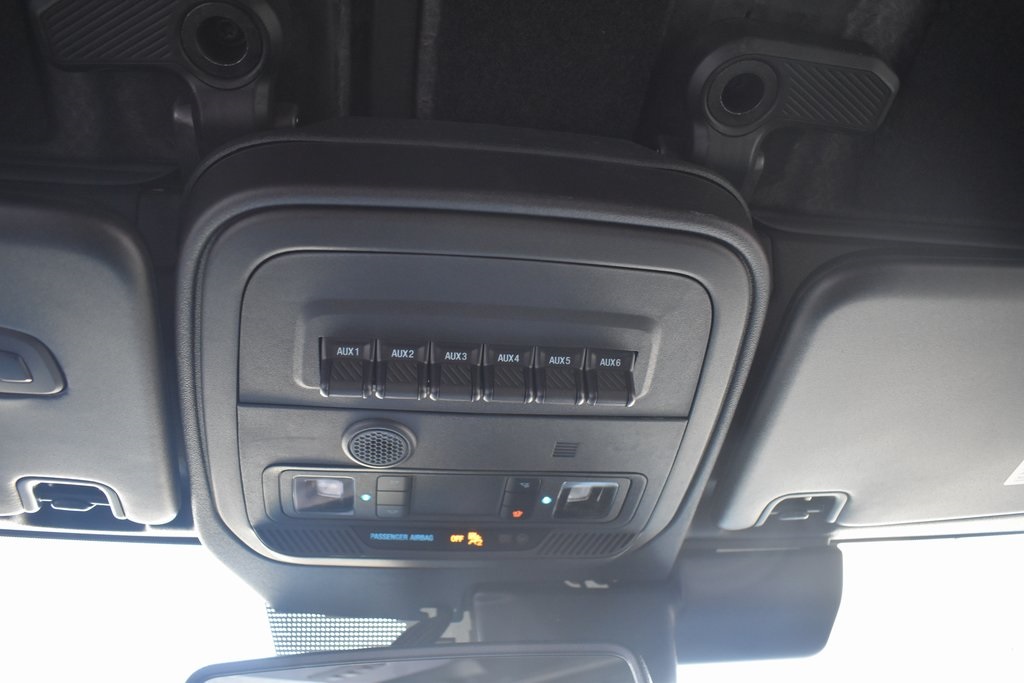 Vehicle image 32 of 35