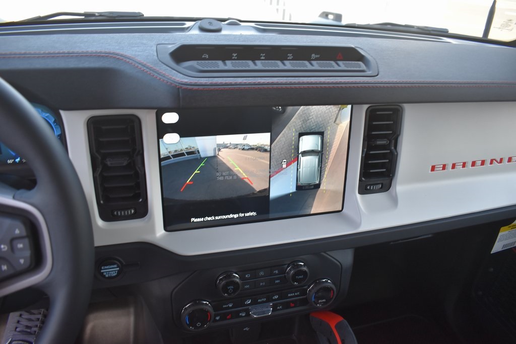 Vehicle image 31 of 35