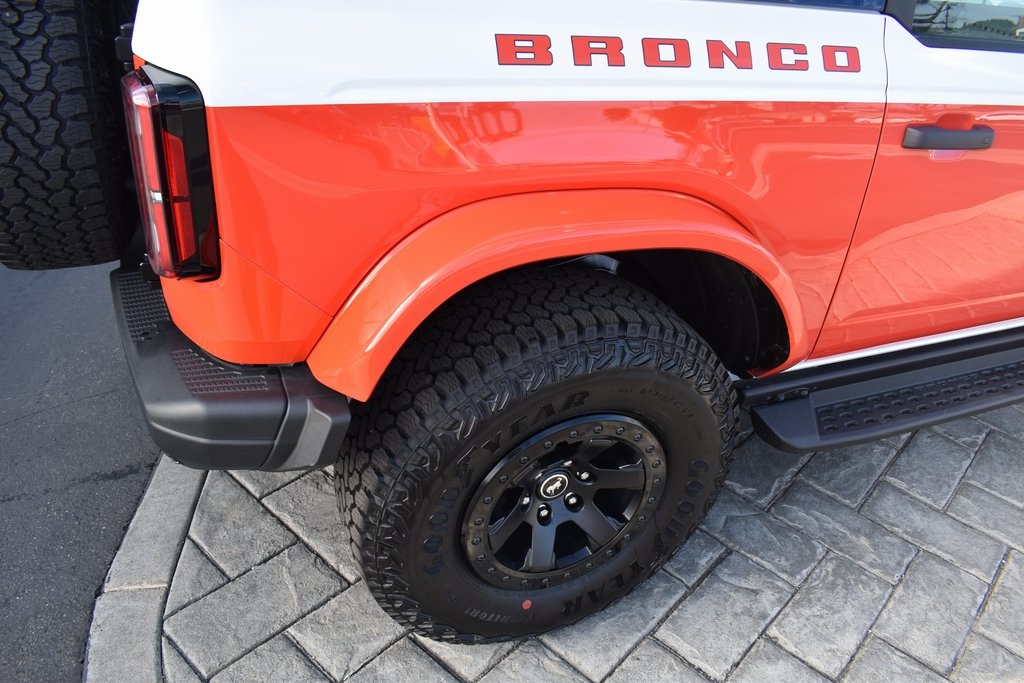 Vehicle image 14 of 35