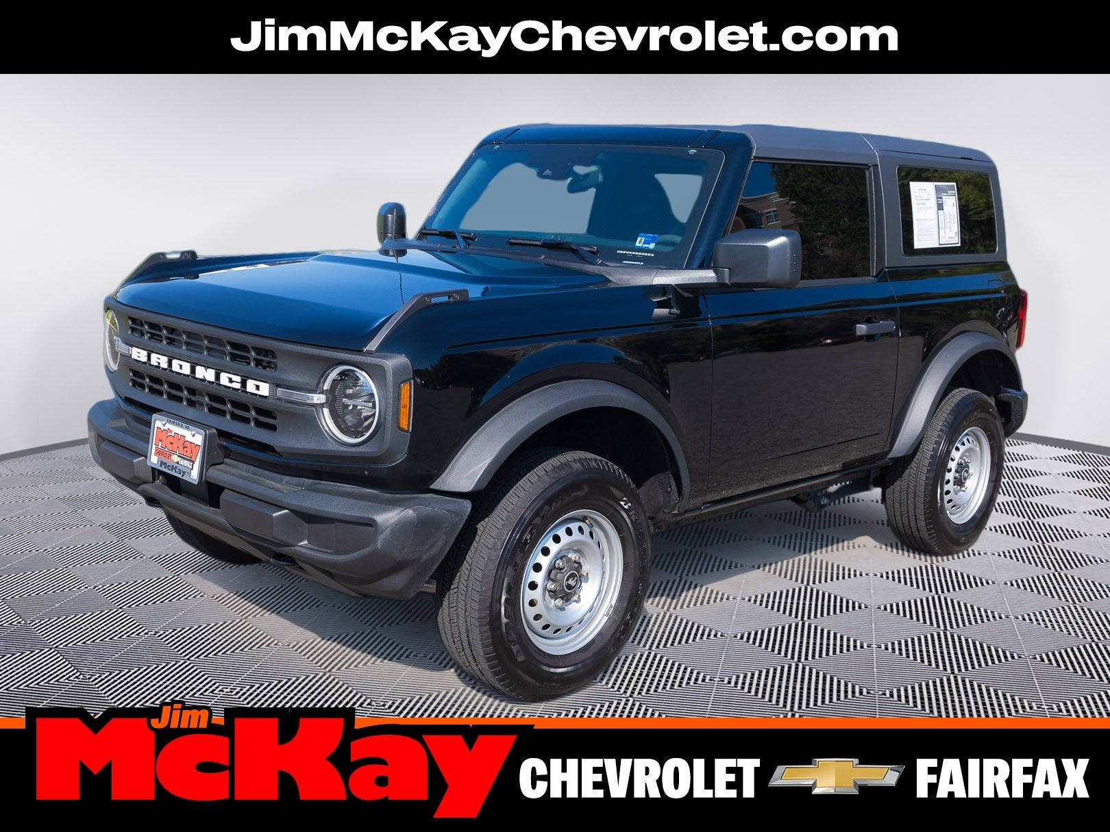 2025 Ford Bronco Base Image 1 of 28