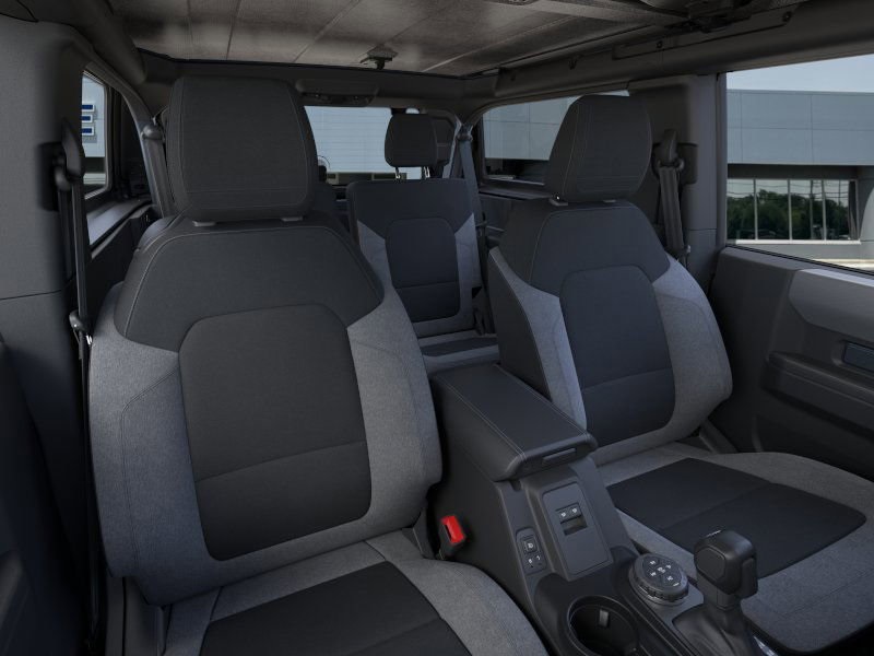 2025 Ford Bronco Base Image 12 of 25