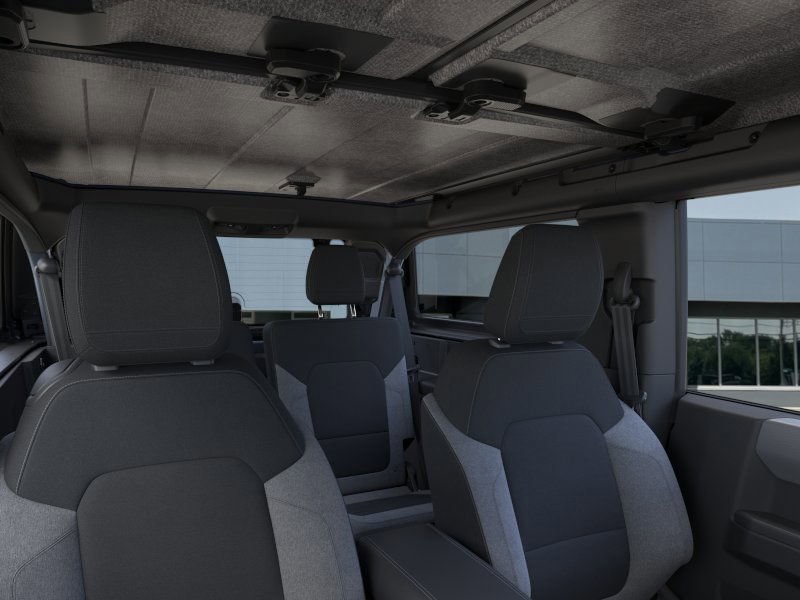 2025 Ford Bronco Base Image 13 of 25