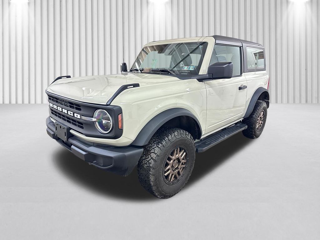 2025 Ford Bronco Base Image 1 of 55
