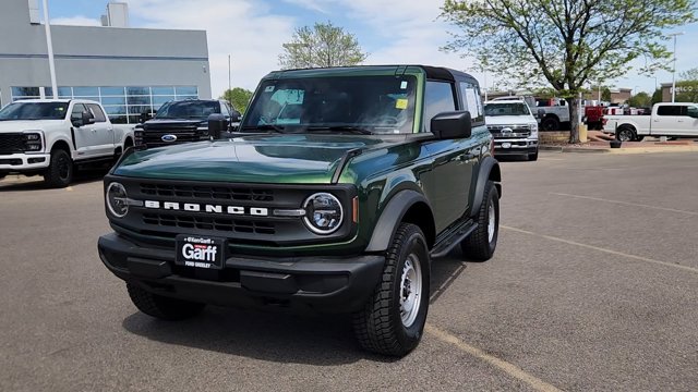 2025 Ford Bronco Base Image 1 of 41