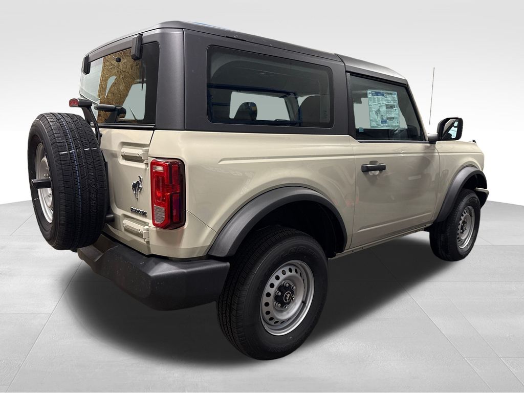 2025 Ford Bronco Base Image 4 of 24