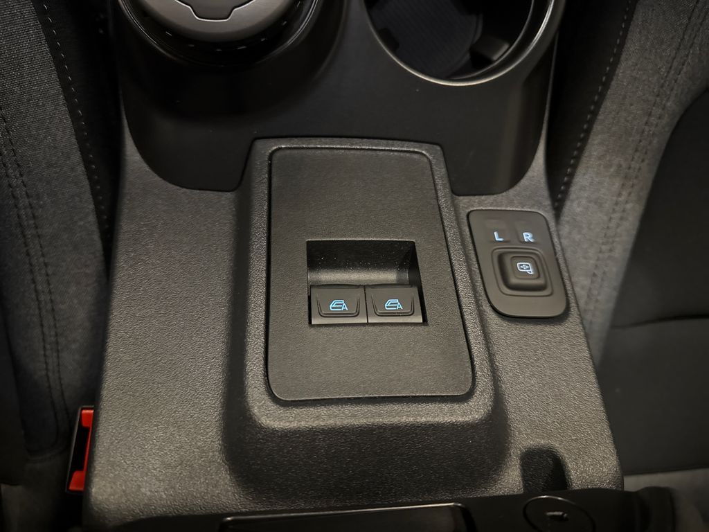 2025 Ford Bronco Base Image 20 of 24