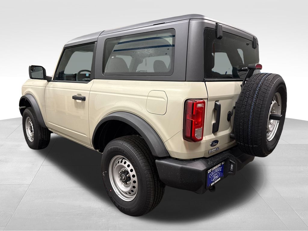 2025 Ford Bronco Base Image 5 of 24