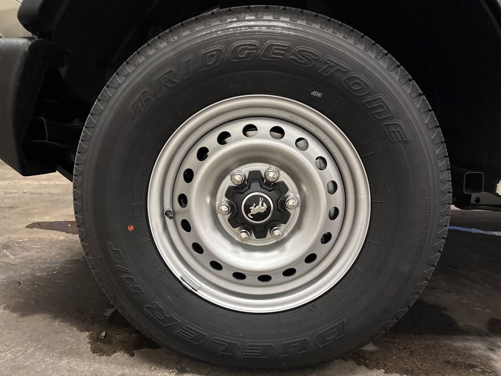 2025 Ford Bronco Base Image 6 of 24