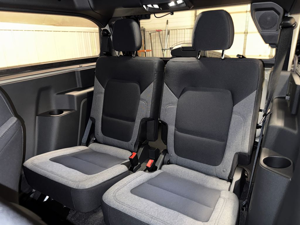 2025 Ford Bronco Base Image 10 of 24