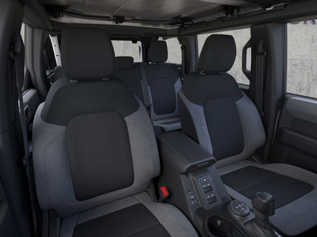2025 Ford Bronco Base Image 11 of 25