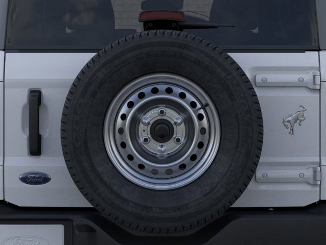 2025 Ford Bronco Base Image 10 of 25