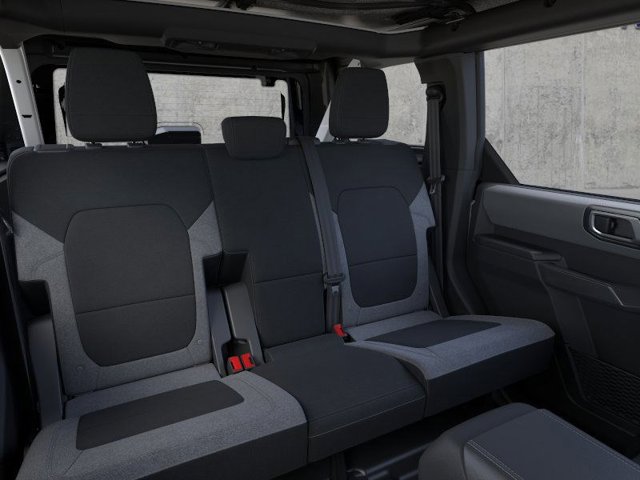 2025 Ford Bronco Base Image 13 of 25