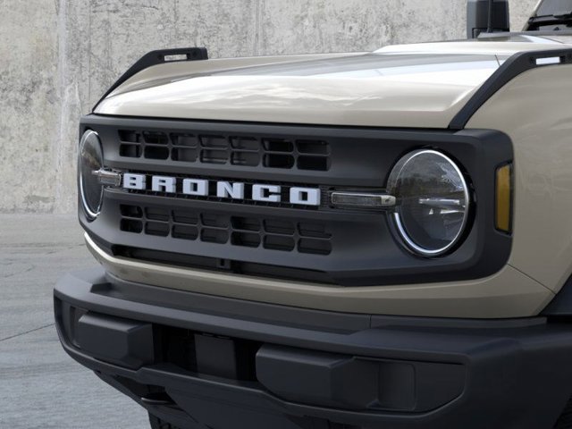 2025 Ford Bronco Base Image 21 of 25