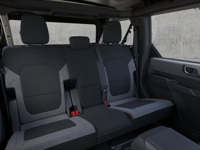 2025 Ford Bronco Base Image 13 of 25