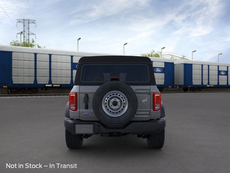 Vehicle image 4 of 25