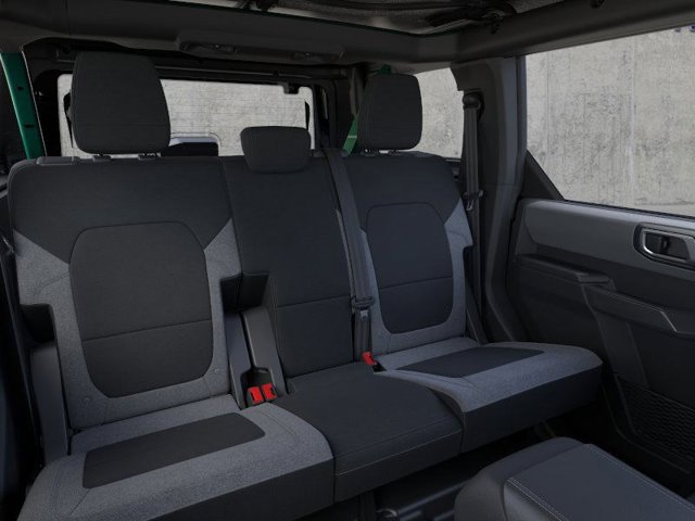 2025 Ford Bronco Base Image 13 of 25