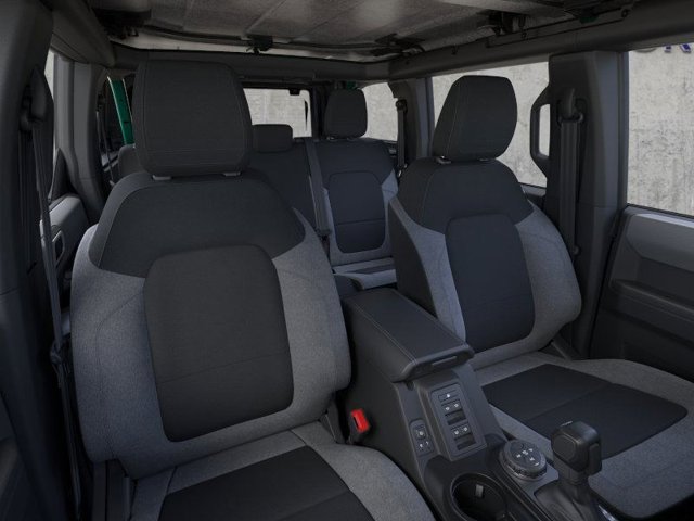 2025 Ford Bronco Base Image 12 of 25