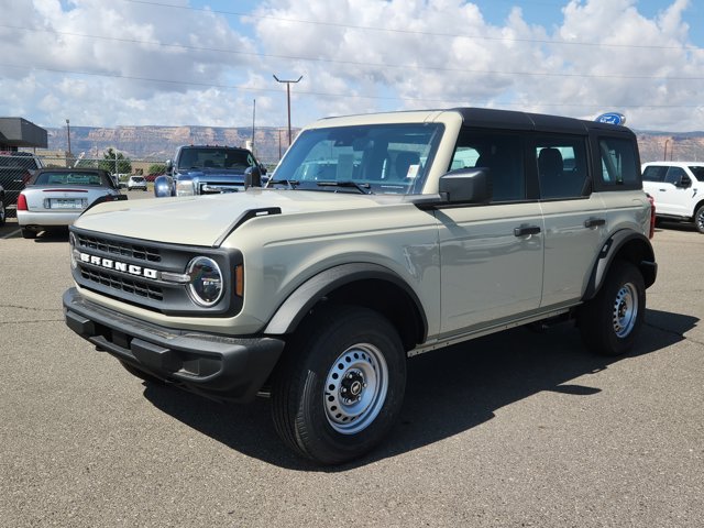 2025 Ford Bronco Base Image 1 of 15