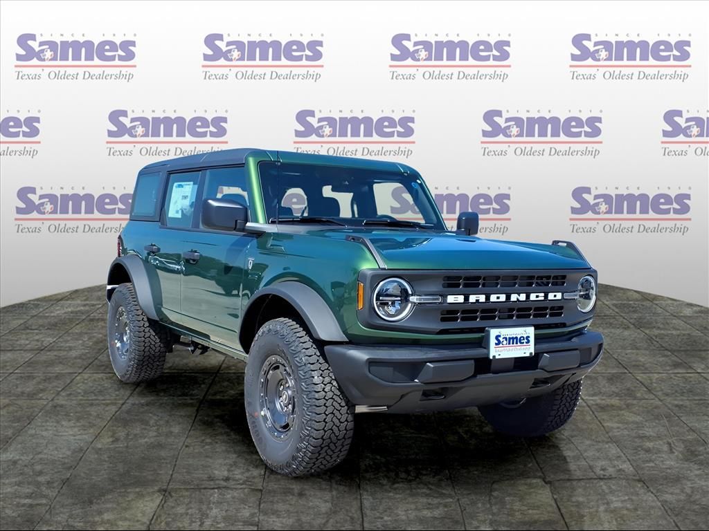 2025 Ford Bronco Base Image 1 of 14