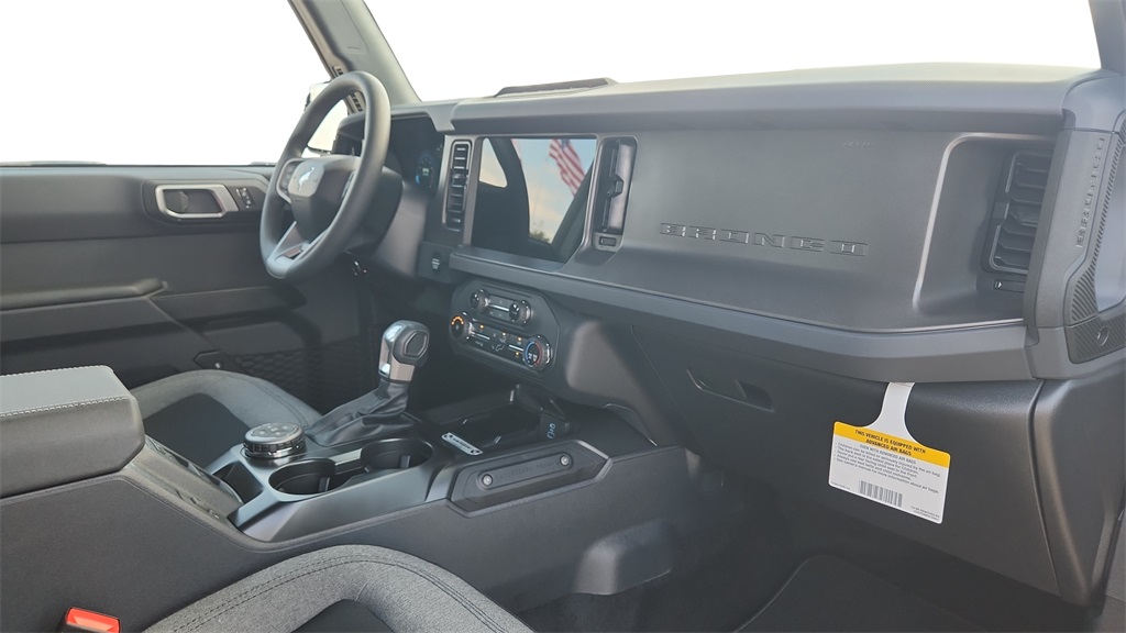 2025 Ford Bronco Base Image 14 of 31