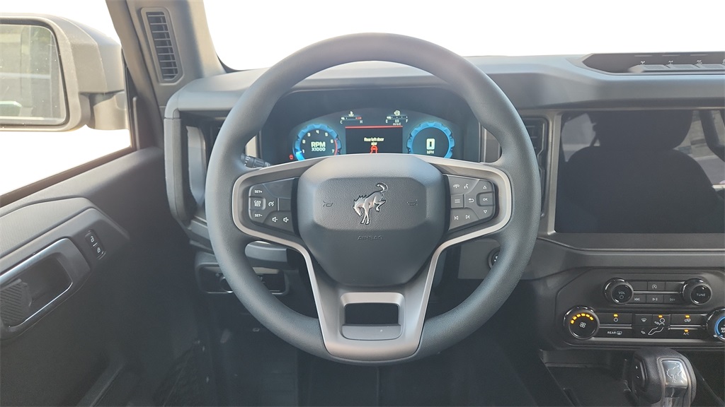 2025 Ford Bronco Base Image 15 of 31