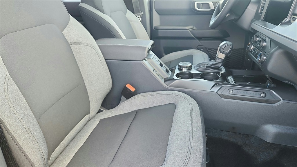 2025 Ford Bronco Base Image 28 of 31