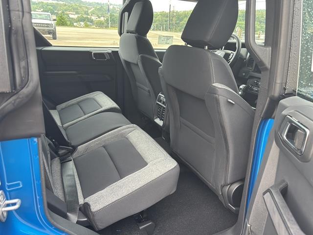 2025 Ford Bronco Base Image 10 of 26