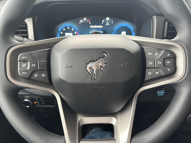 2025 Ford Bronco Base Image 15 of 26