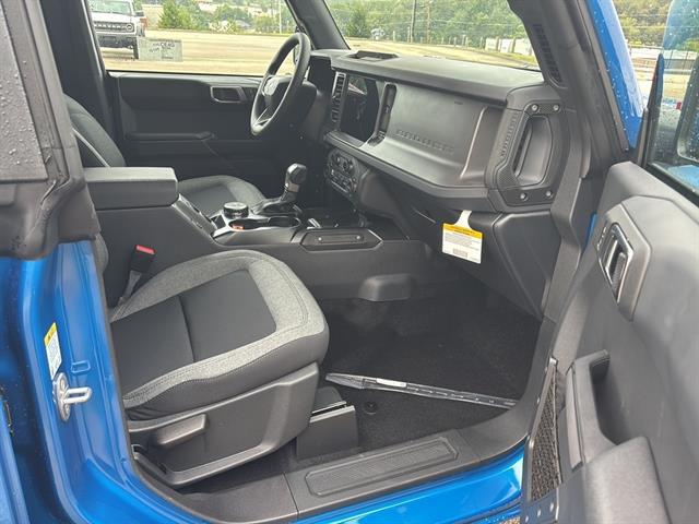 2025 Ford Bronco Base Image 13 of 26